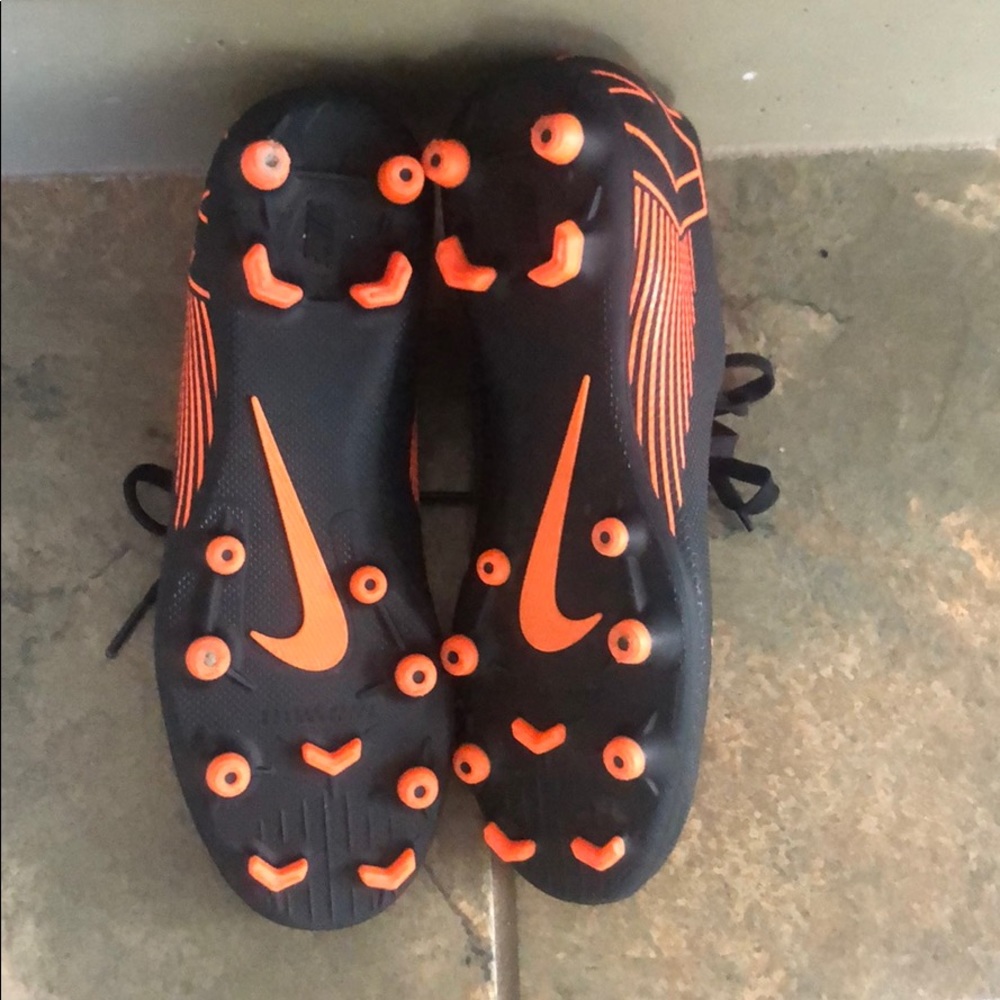 Cleats - Picture 4 of 5